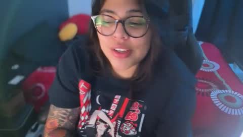 Mia online show from April 2026 01:43:02 AM