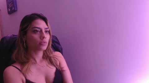 Miia  online show from December 2025 03:03:01 AM