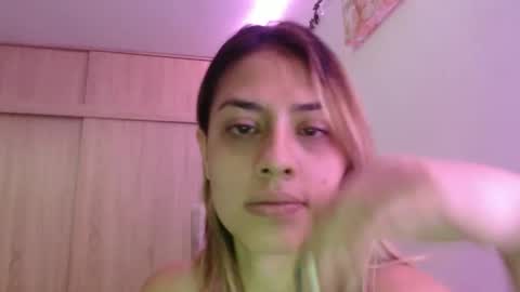 Miia  online show from January 2026 04:22:02 PM