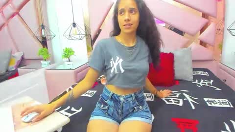 Snapshot of miacours chatting on December 2025 07:09:01 PM MiaCours online show from December 2025 07:09:01 PM