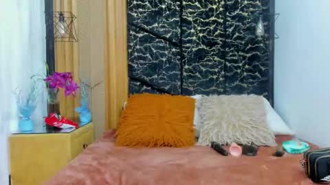 Snapshot of miacours chatting on March 2026 07:06:02 PM MiaCours online show from March 2026 07:06:02 PM