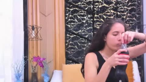 Snapshot of miacours chatting on March 2026 07:09:01 PM MiaCours online show from March 2026 07:09:01 PM