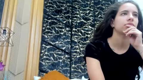 Snapshot of miacours chatting on April 2026 12:50:01 PM MiaCours online show from April 2026 12:50:01 PM