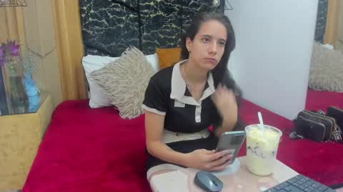 Snapshot of miacours chatting on April 2026 03:31:02 PM MiaCours online show from April 2026 03:31:02 PM