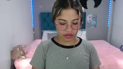 miacumgirl online show from July 2026 12:19:01 PM