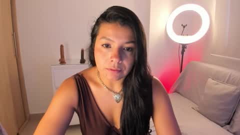 IG Yojanagomez  online show from November 2025 02:50:01 PM