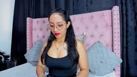 miadivinehyh online show from May 2026 12:55:02 PM