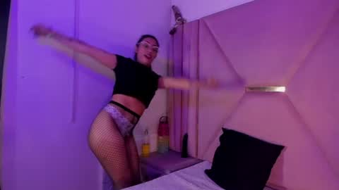 miadivinehyh online show from May 2026 02:25:01 PM