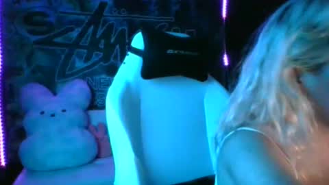 Snapshot of miaellababy chatting on October 2025 04:29:01 AM miaellababy online show from October 2025 04:29:01 AM