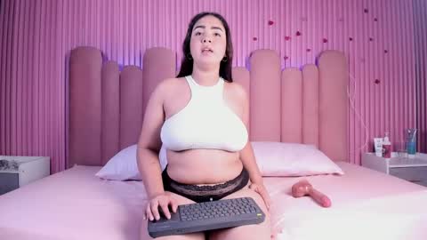 miafarrog online show from April 2026 07:50:02 PM