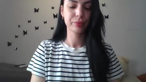Mia online show from June 2026 10:01:02 PM