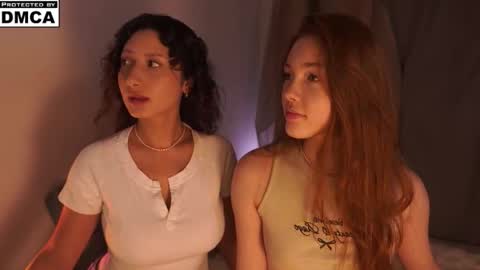 Mia online show from November 2025 08:30:02 PM