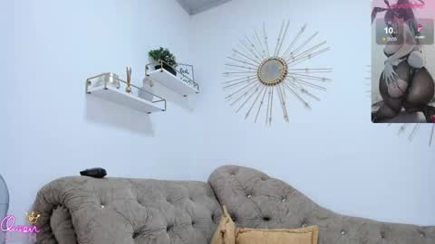 Miah Collins online show from May 2026 12:15:01 PM