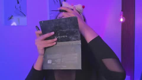 Mia Connor online show from November 2025 07:40:02 PM