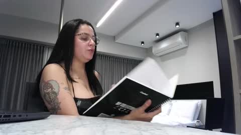 Ms Mia  Owner Of  Your Mind online show from February 2025 03:43:02 AM