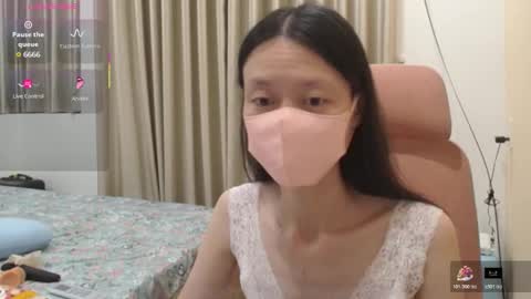 miahchan68 online show from November 2025 02:39:01 PM