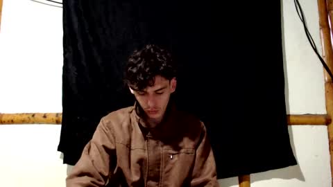 Mia  Sam online show from November 2025 11:32:02 AM