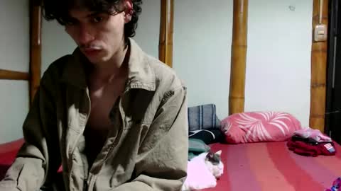 Mia  Sam online show from April 2026 06:17:01 PM