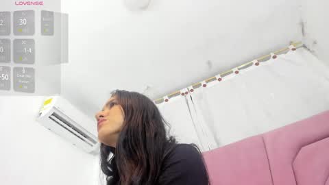 Snapshot of miajhonsonx chatting on May 2026 09:22:02 PM miajhonsonx online show from May 2026 09:22:02 PM