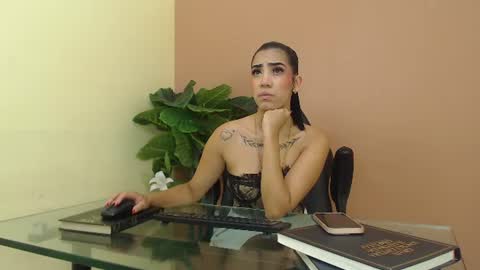 Mia online show from August 2026 08:00:01 PM