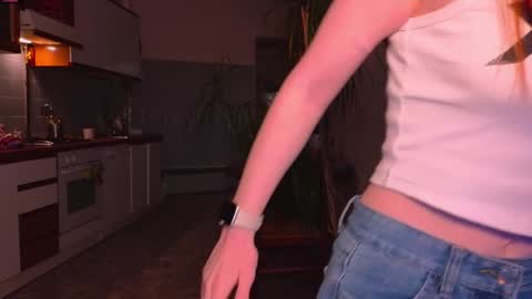 milanaaaa online show from January 2025 10:33:01 PM