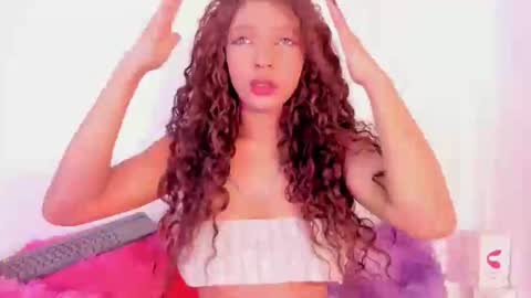 miakirshner_ online show from November 2025 03:23:02 PM