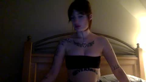 Snapshot of miaklien chatting on November 2025 03:27:01 AM miaklien online show from November 2025 03:27:01 AM