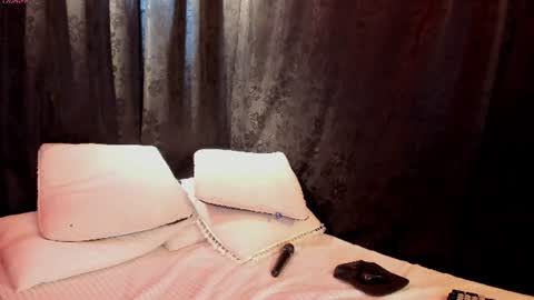 Mia online show from June 2026 02:53:01 AM