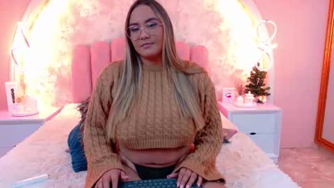 Snapshot of mialaurents chatting on December 2025 04:10:02 AM Mia online show from December 2025 04:10:02 AM