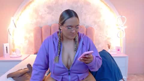 Snapshot of mialaurents chatting on January 2026 05:02:02 AM Mia online show from January 2026 05:02:02 AM