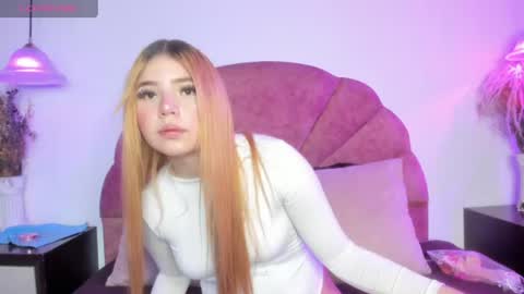 mialuxee_ online show from July 2026 02:43:01 PM