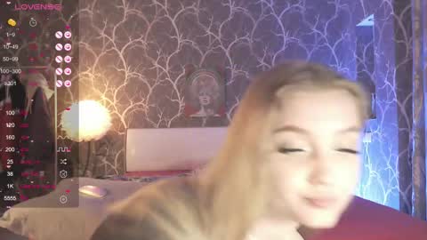 Mia online show from April 2026 05:40:01 PM