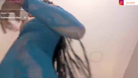 Mia  online show from March 2025 03:29:01 PM