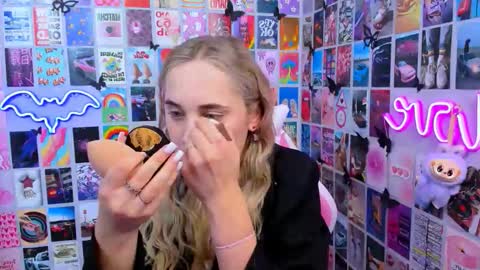 miamilas online show from December 2025 03:07:01 PM