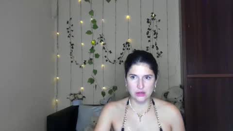 Alianna online show from May 2026 12:44:01 PM