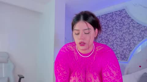 Snapshot of miamontoya chatting on March 2026 12:55:01 PM Mia -5 7001400 Follow online show from March 2026 12:55:01 PM