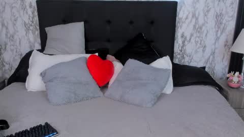 Mia   -5 7001400 Follow  online show from June 2026 07:34:01 PM