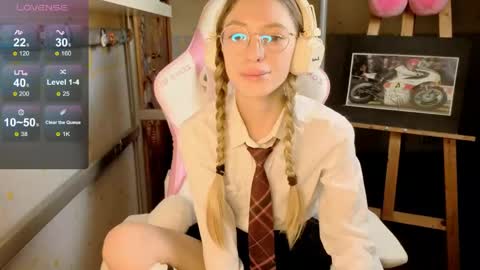 MiaMoon online show from May 2026 03:20:01 PM