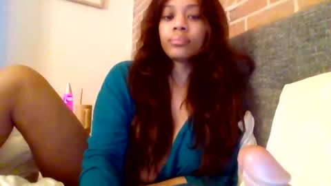 Snapshot of miamuffin8 chatting on April 2026 08:03:01 PM MiaMuffn online show from April 2026 08:03:01 PM