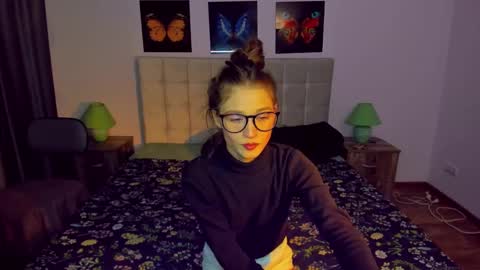 Mia online show from January 2025 05:37:01 PM