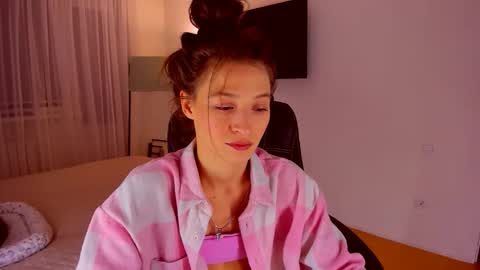 Mia online show from February 2026 06:36:02 PM