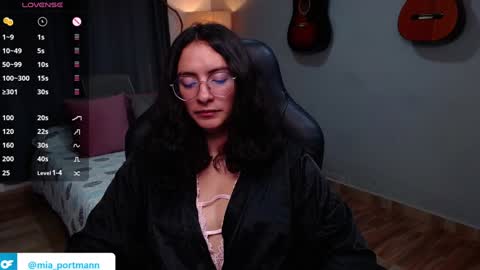 MIAPORTMANN online show from December 2024 12:18:02 PM