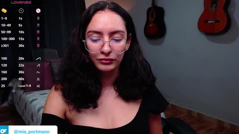 MIAPORTMANN online show from December 2024 12:34:01 PM