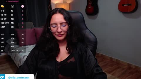 MIAPORTMANN online show from December 2024 10:55:02 PM