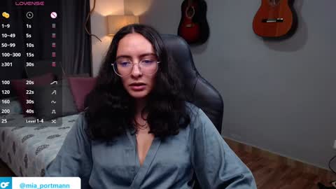 MIAPORTMANN online show from January 2025 03:28:02 PM