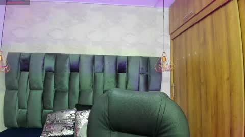 miarivers_1 online show from April 2026 01:11:01 PM