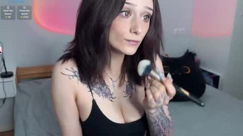 Mia online show from March 2026 04:58:02 PM