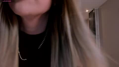 Mia Silva online show from May 2026 11:15:02 AM