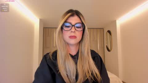 Mia Silva online show from May 2026 11:17:01 AM