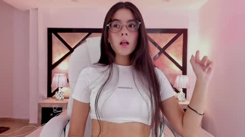 Mia online show from January 2025 09:37:01 PM